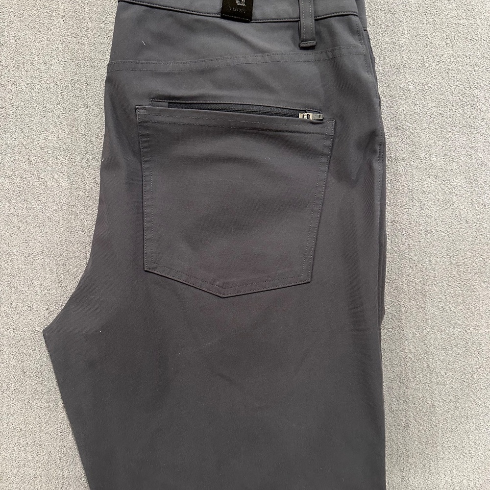 Vuori Men's Meta 5-Pocket Pant 32